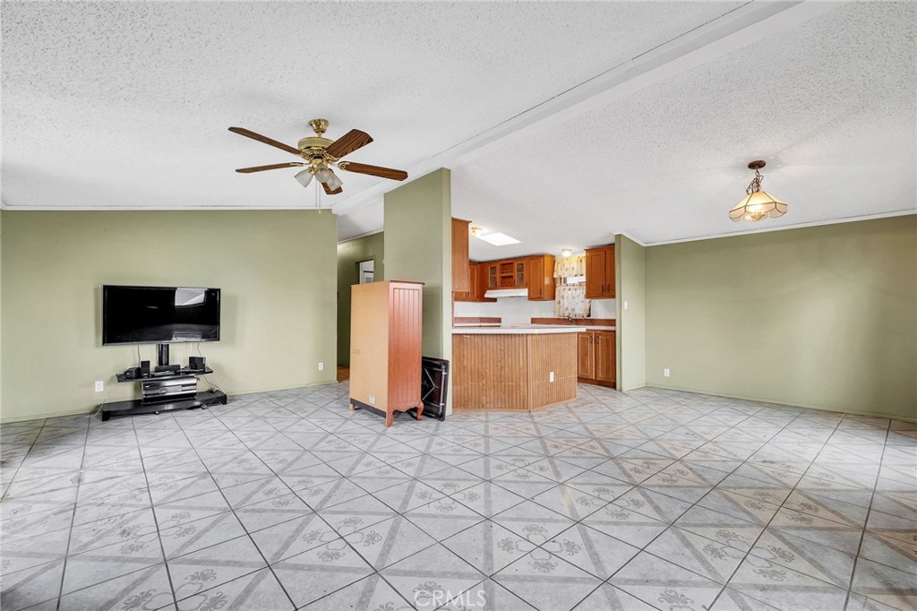 16600 Downey 31