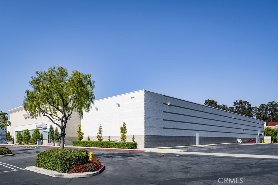 25362 El Paseo