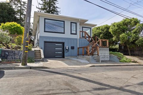 Photo of 6808 Del Monte Ave Ave, Richmond, CA 94805 (MLS # 41129226)