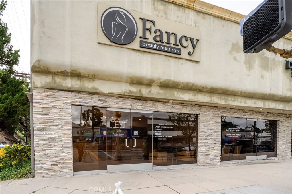 17071 Ventura Boulevard