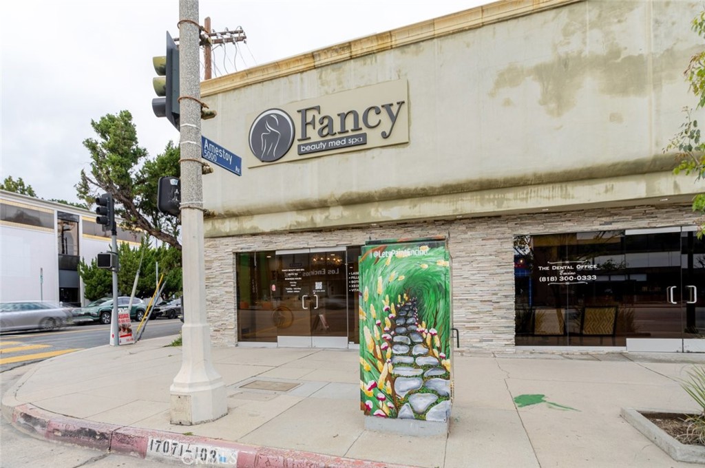 17071 Ventura Boulevard