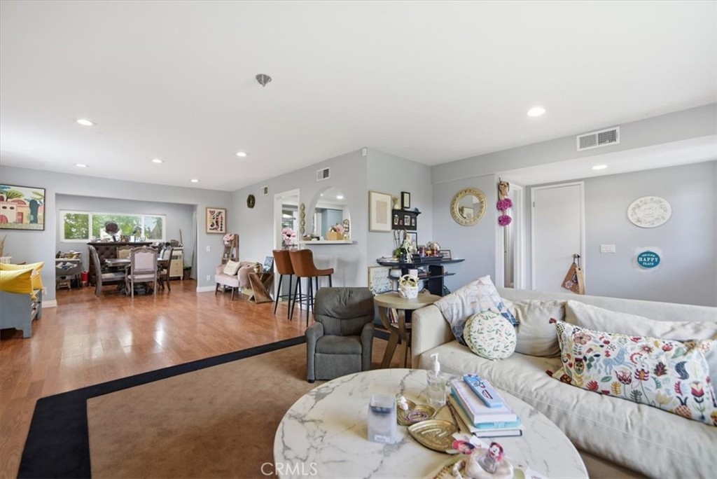9533 Frankirst