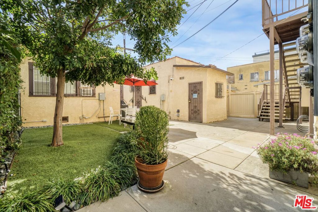 716 W 30th Street