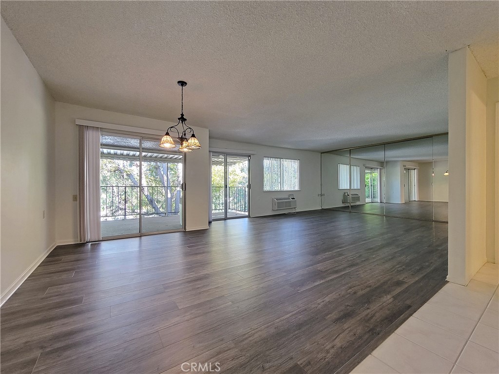 2370 Via Mariposa W 3D