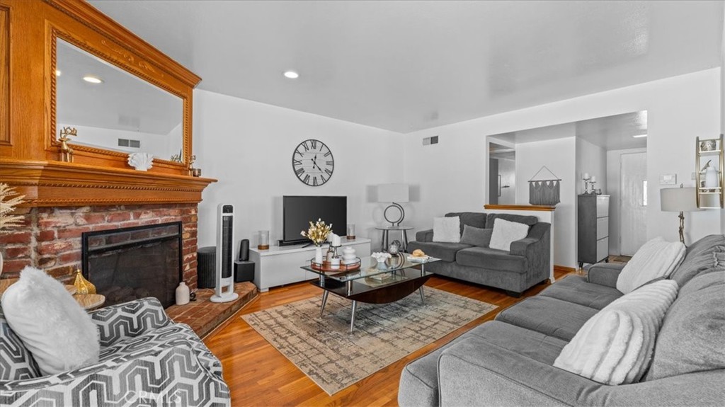 1513 W Cerritos Avenue