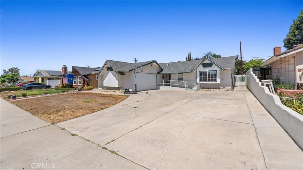 1513 W Cerritos Avenue