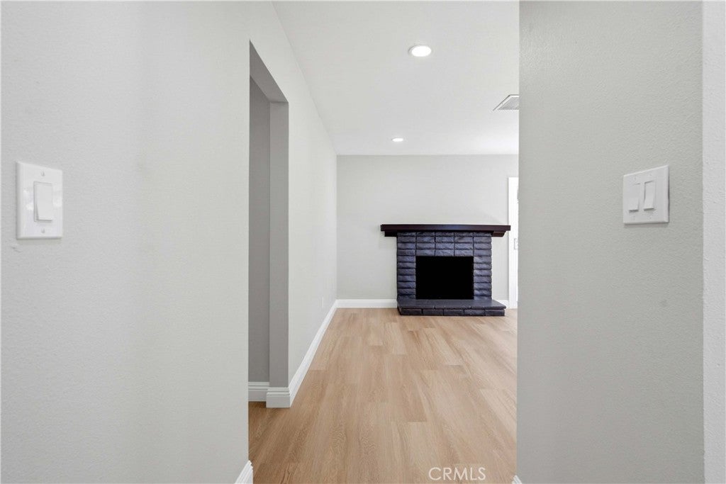 5901 Paramount