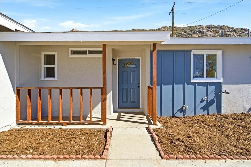 5901 Paramount
