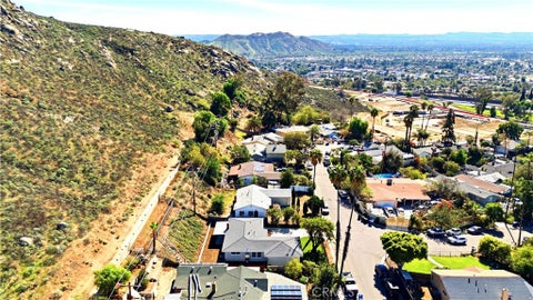 Tiny photo for 5901 Paramount DR, Riverside, CA 92509 (MLS # CV26231515)