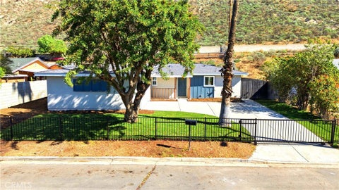 Tiny photo for 5901 Paramount DR, Riverside, CA 92509 (MLS # CV26231515)
