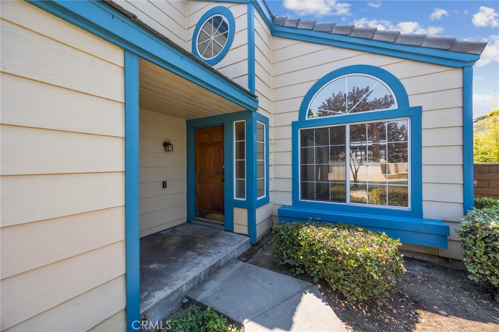 5795 Blackbird Lane