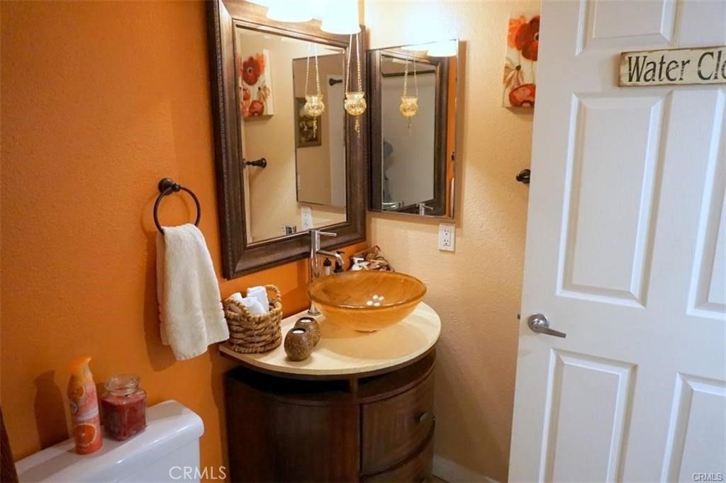 Photo of 5520 Owensmouth Avenue #217, Woodland Hills, CA 91367 (MLS # SR25159890)