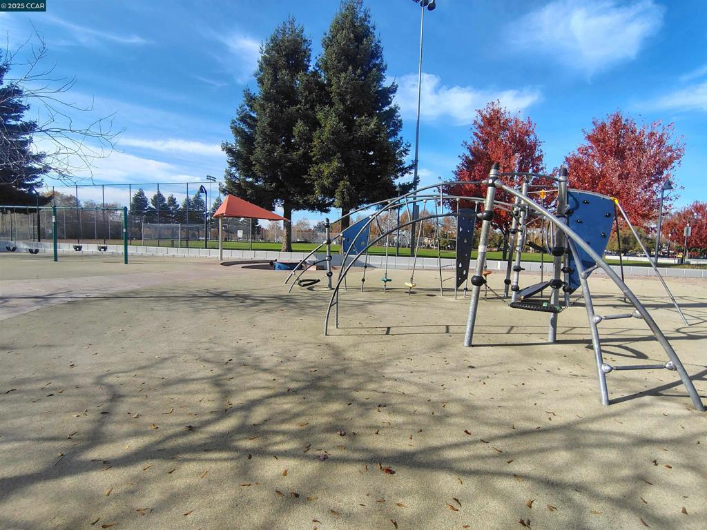 HAYWARD - Residential