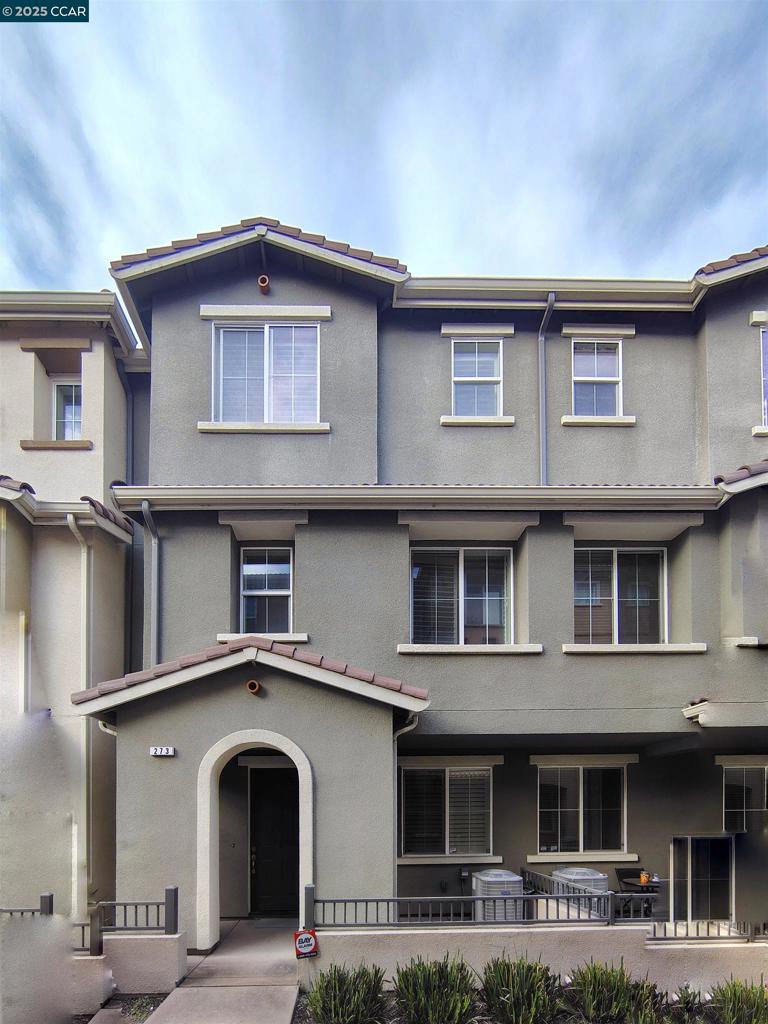 HAYWARD - Residential