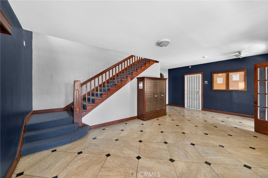 635 Elm Avenue 5