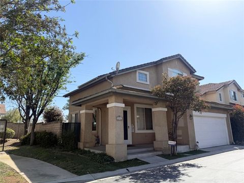 Photo of 292 Edgemire Lane, Simi Valley, CA 93065 (MLS # SR26091571)