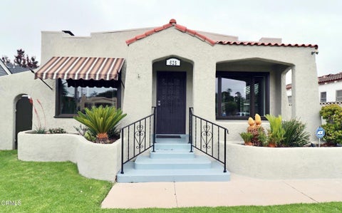 Photo of 625 Palm Drive, Oxnard, CA 93030 (MLS # V1-38257)