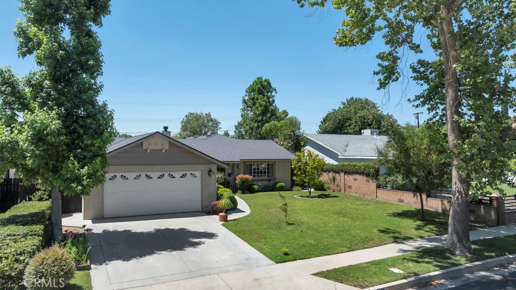 Photo of 23812 Archwood Street, West Hills, CA 91307 (MLS # SR26129592)