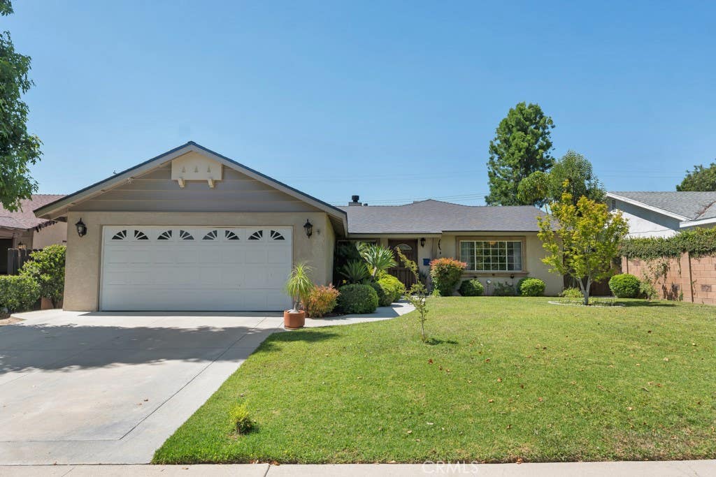 Photo of 23812 Archwood Street, West Hills, CA 91307 (MLS # SR26129592)