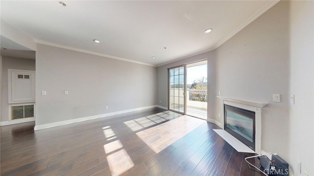 Photo of 12407 Moorpark #301, Studio City, CA 91604 (MLS # SR26015664)