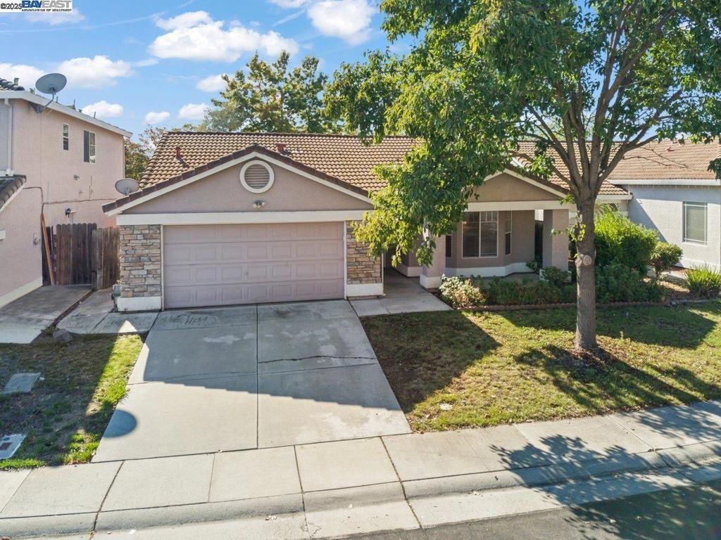 Photo of 9119 Willowberry Way Way, Elk Grove, CA 95758 (MLS # 41115636)
