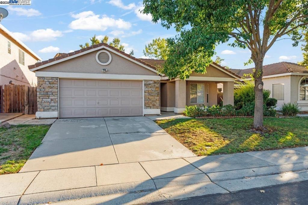 Photo of 9119 Willowberry Way Way, Elk Grove, CA 95758 (MLS # 41115636)