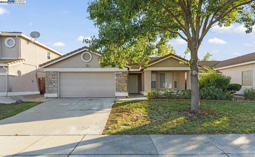 Photo of 9119 Willowberry Way Way, Elk Grove, CA 95758 (MLS # 41115636)