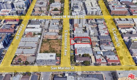 Photo of 920 S Kenmore Avenue, Los Angeles, CA 90006 (MLS # 25490117)