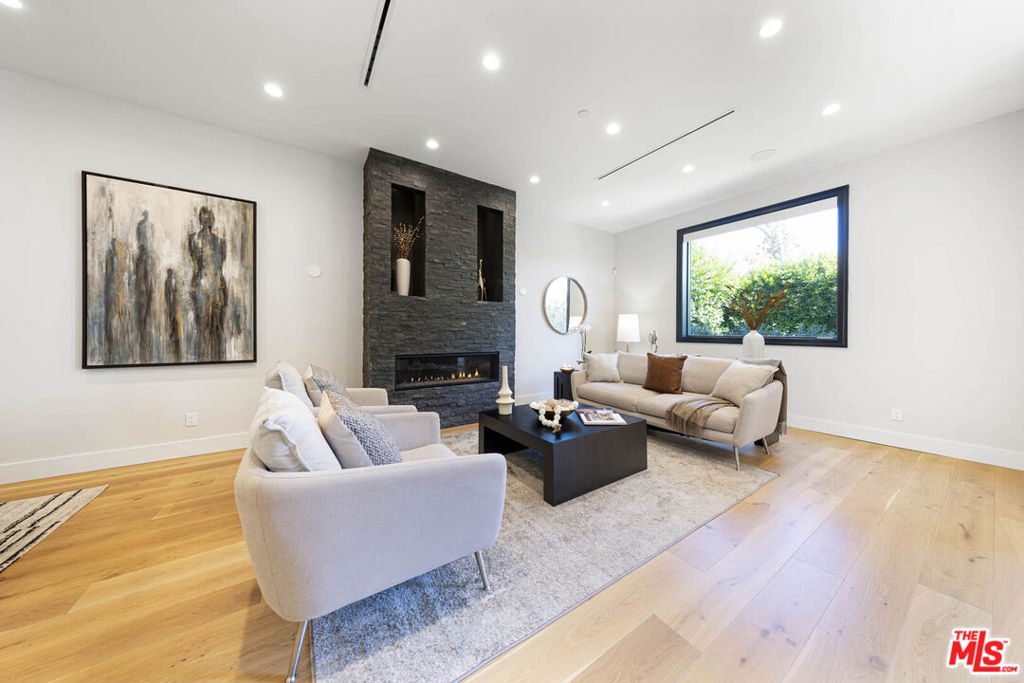 123 S Kilkea Drive