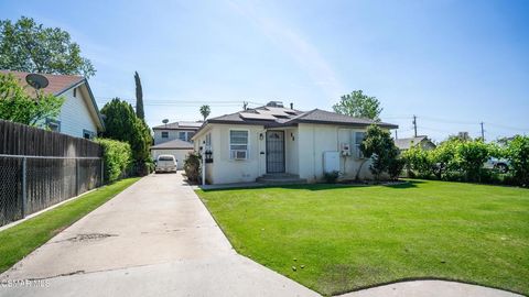 Photo of 605 Lincoln Avenue, Bakersfield, CA 93308 (MLS # 226001367)