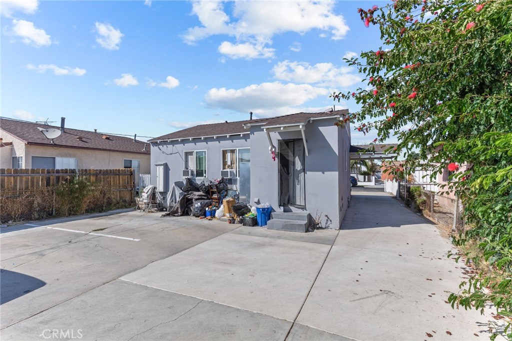 3738 E 53rd
