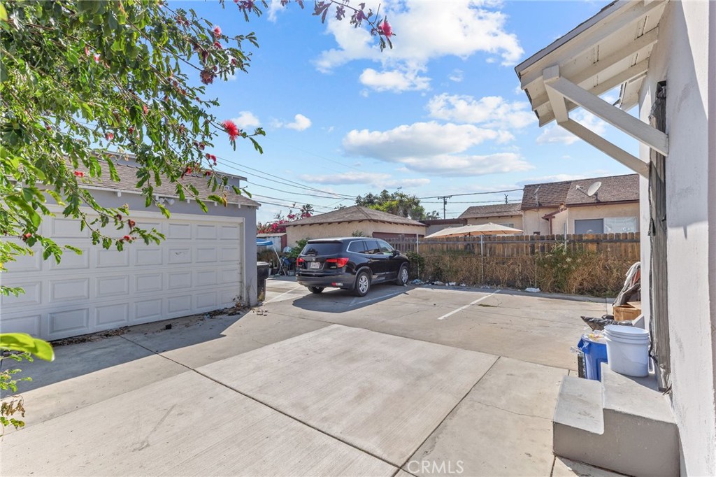 3738 E 53rd