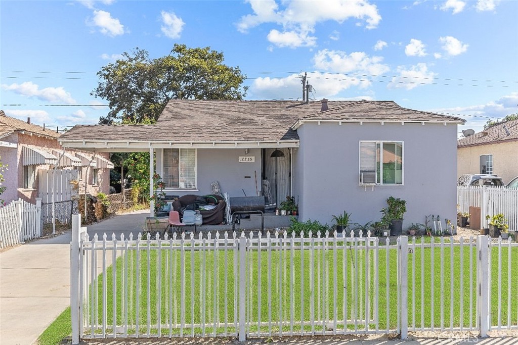 3738 E 53rd