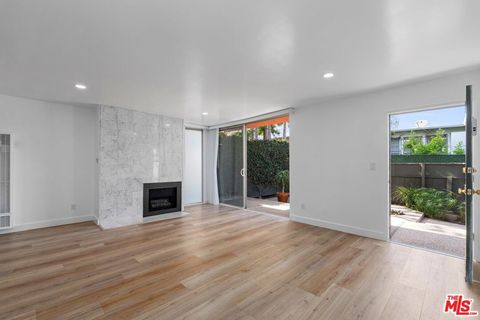 Photo of 122 Buccaneer Street #1, Marina Del Rey, CA 90292 (MLS # 26646109)