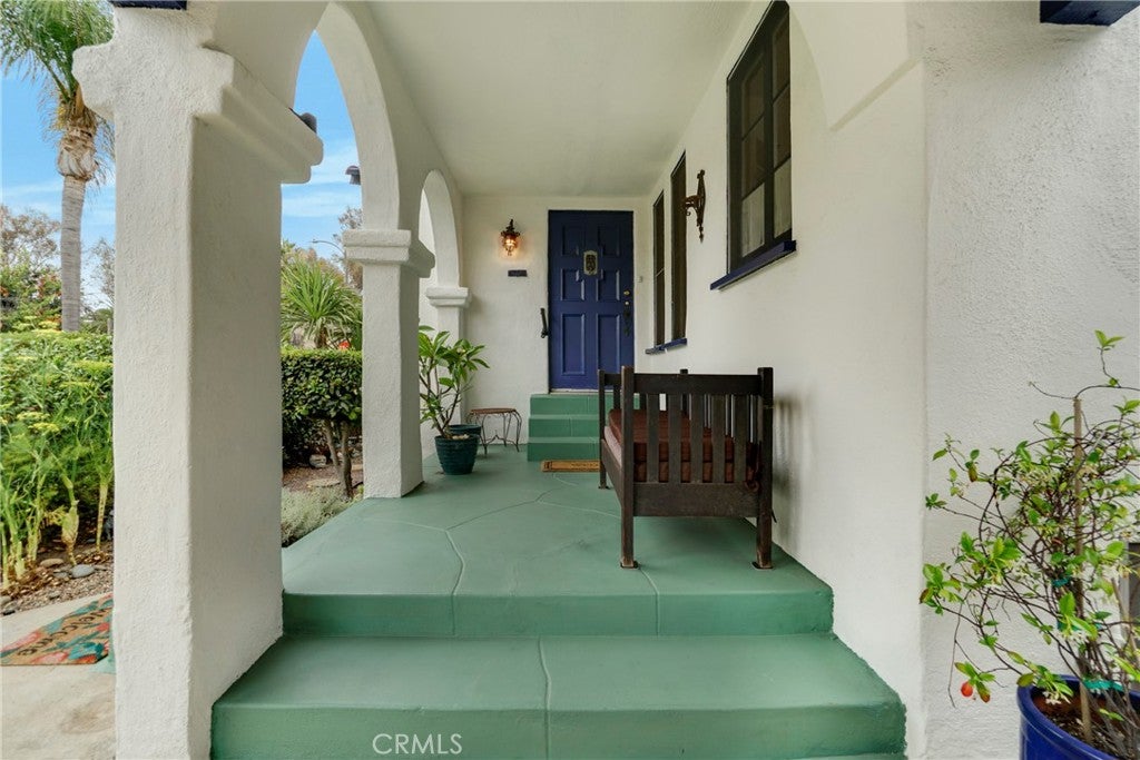 2431 S Holt