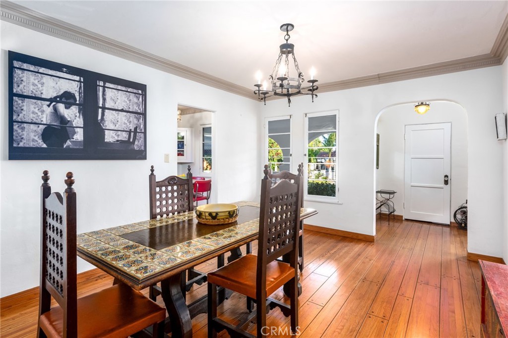 2431 S Holt