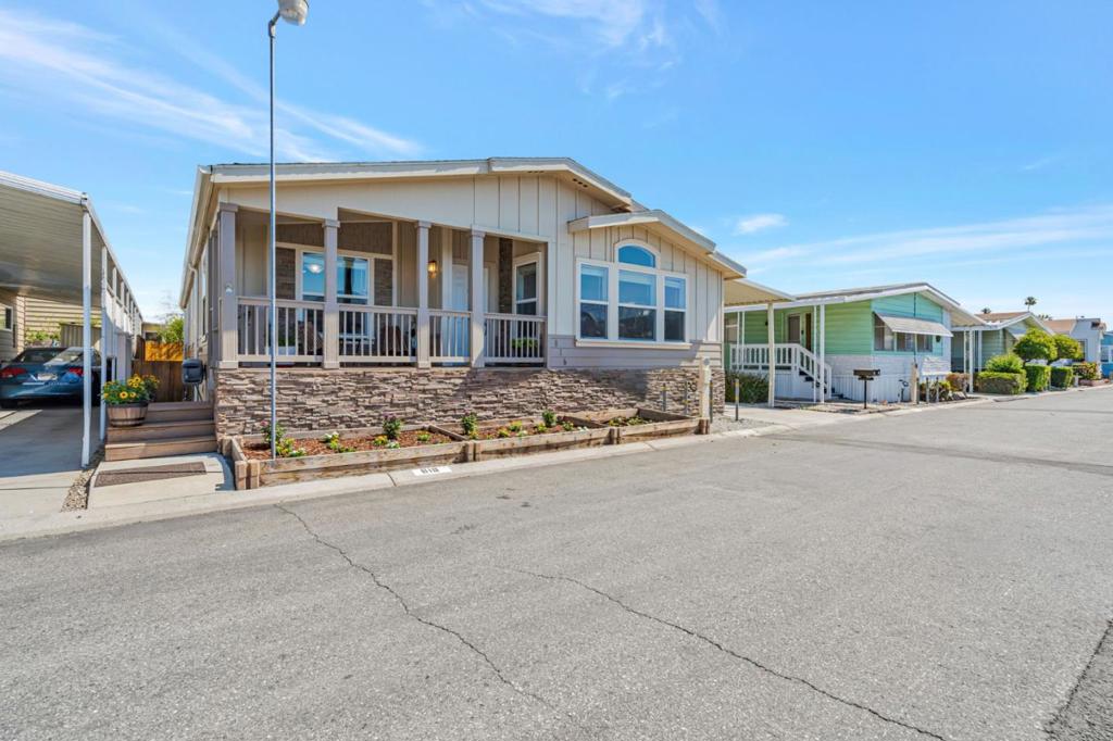 1085 Tasman Drive