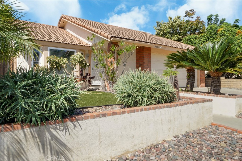 9881 Dauntless Street