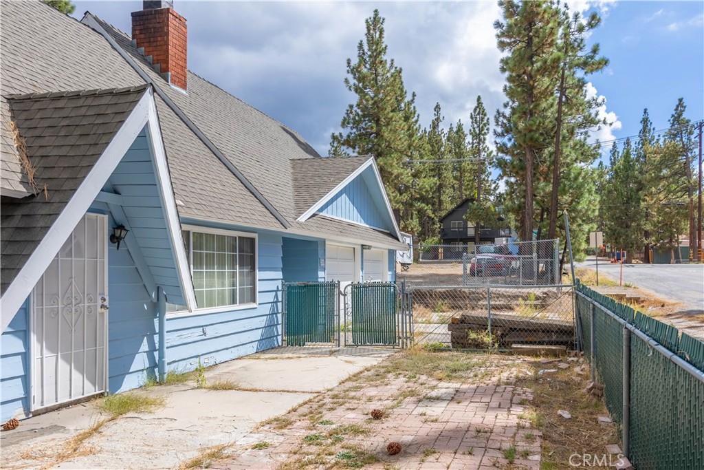 200 E Country Club