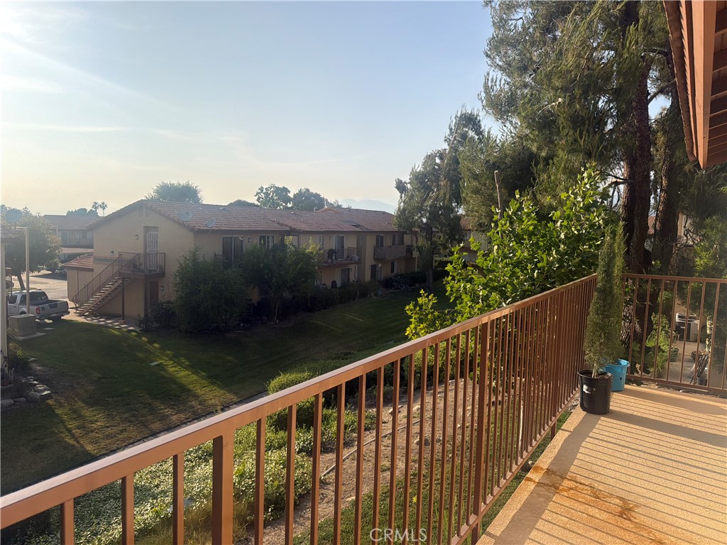 1365 CRAFTON Avenue 2052