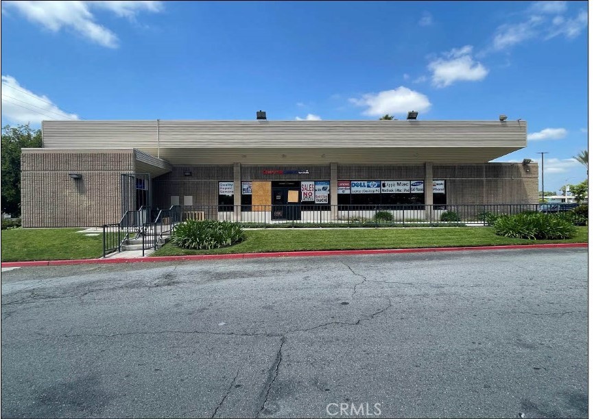 910 N Mountain Avenue