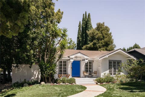 Photo of 588 N Lucerne BLVD, Los Angeles, CA 90004 (MLS # SB26146666)