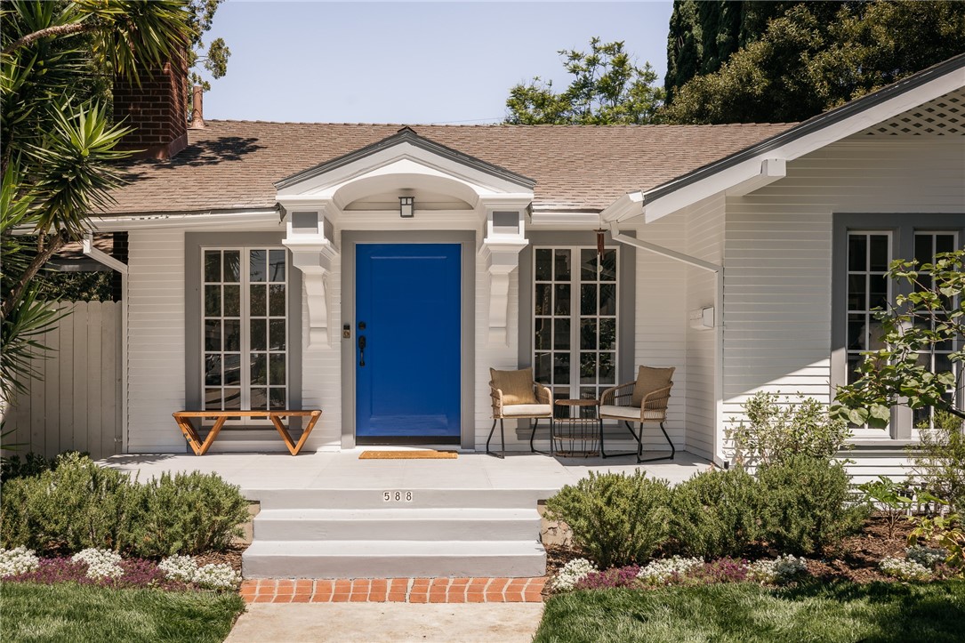 588 N Lucerne