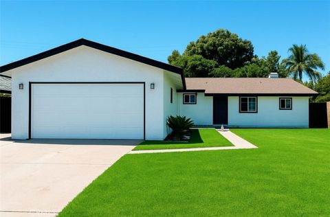 Photo of 10601 Patricia Drive, Anaheim, CA 92804 (MLS # OC25281447)