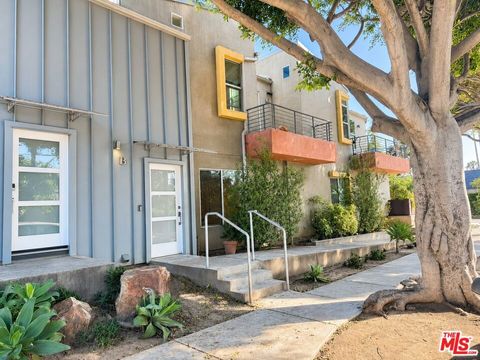 Photo of 1803 16th Street #B, Santa Monica, CA 90404 (MLS # 26826845)