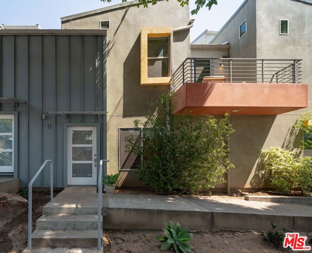 Photo of 1803 16th Street #B, Santa Monica, CA 90404 (MLS # 26826845)