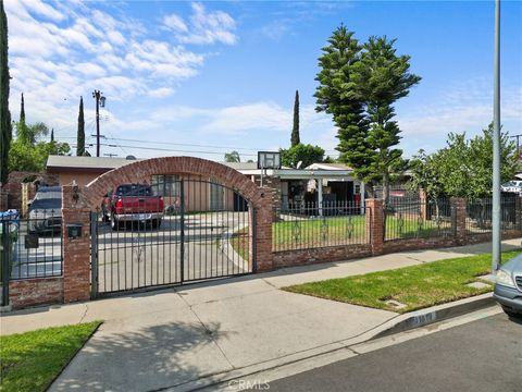 Photo of 11819 Chivers Avenue, Pacoima, CA 91331 (MLS # SR25233700)