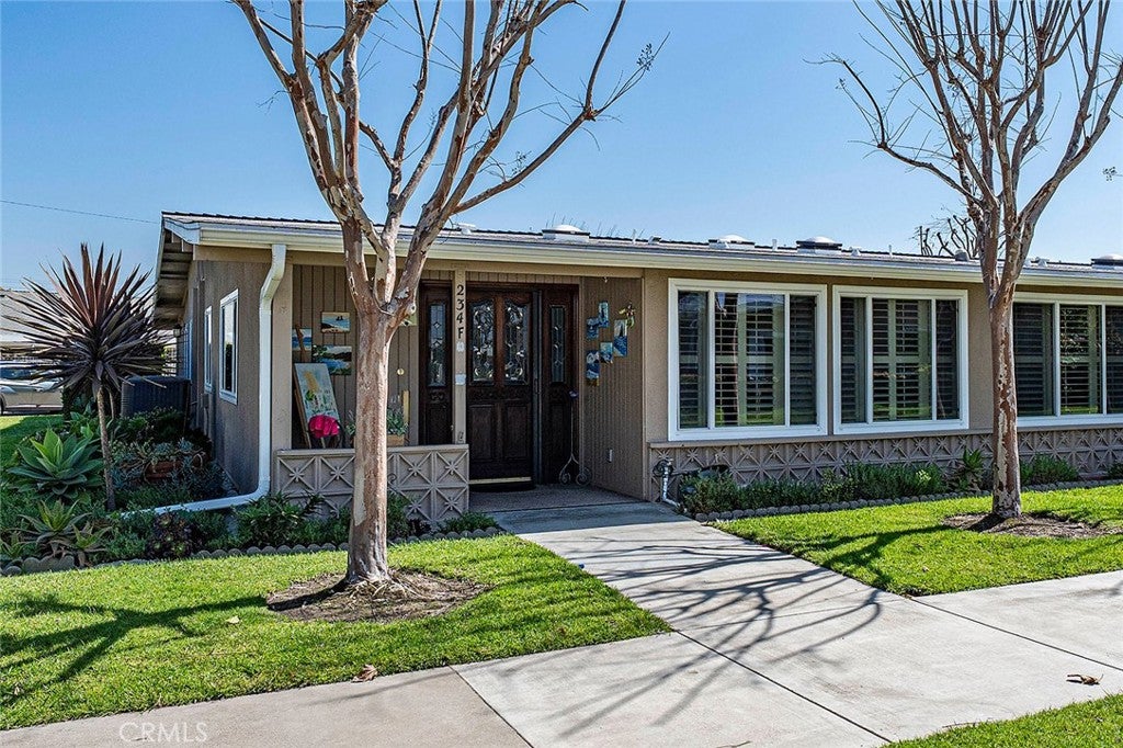 13101 Oak Hills Dr