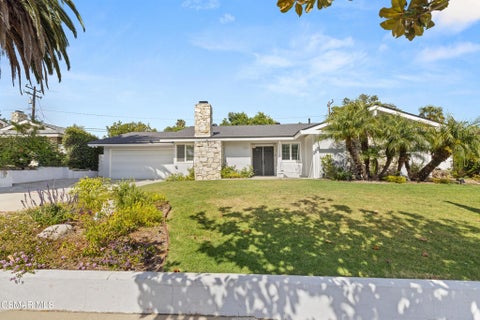 Photo of 3 Avenida De Las Flores, Thousand Oaks, CA 91360 (MLS # 226004516)