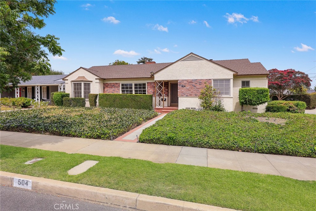 504 N Daroca
